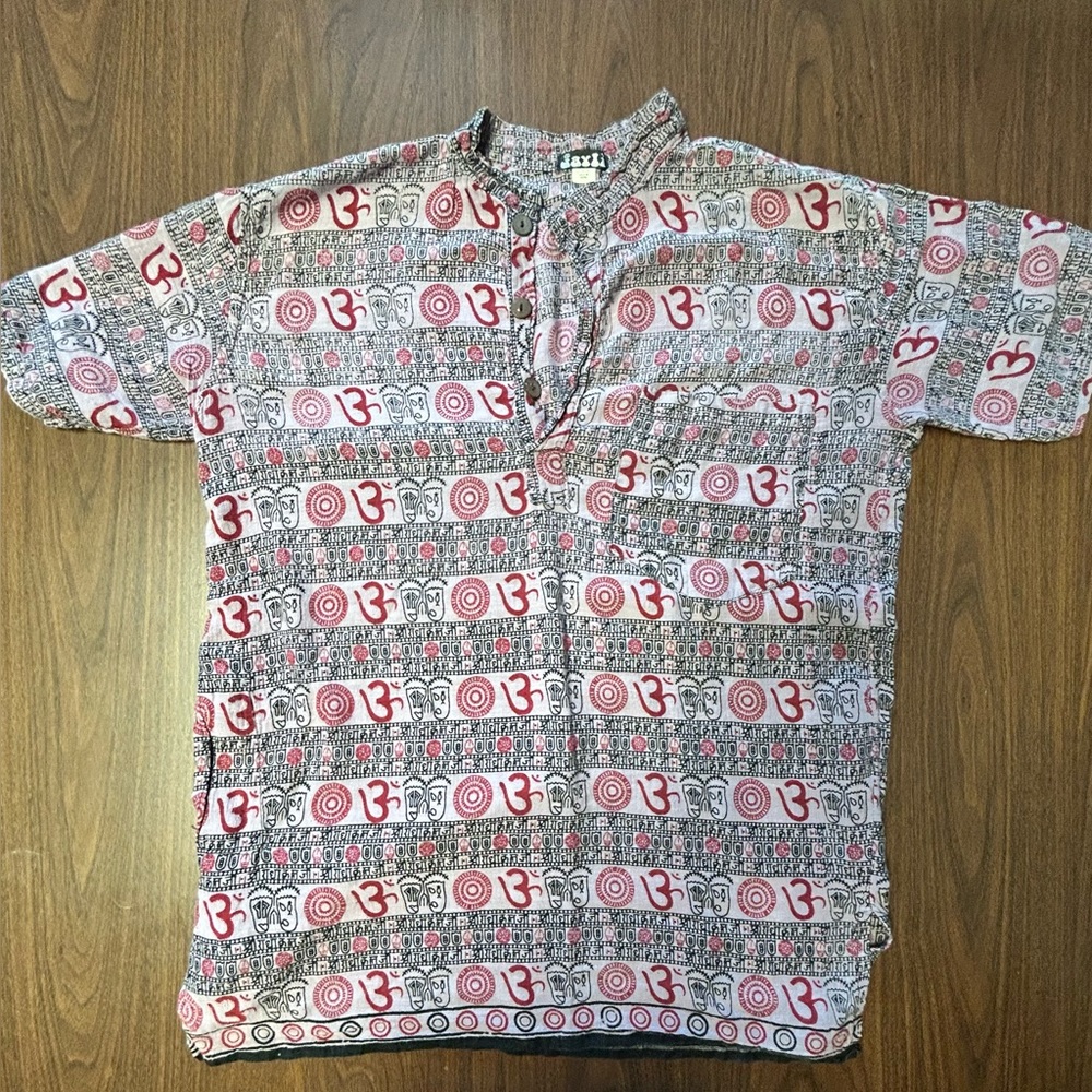 Abort sleeve, 3 button shirt with right side pocket